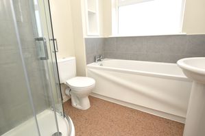 Family Bathroom- click for photo gallery